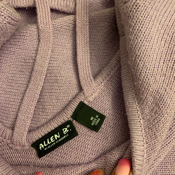 Nice Blouse-Sweater. - Picture 6 of 6